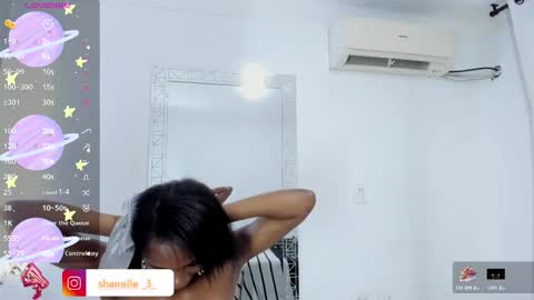Snapshot of shanelle__ chatting on 11.11.25 S H A N E L L E online show from 11.11.25
