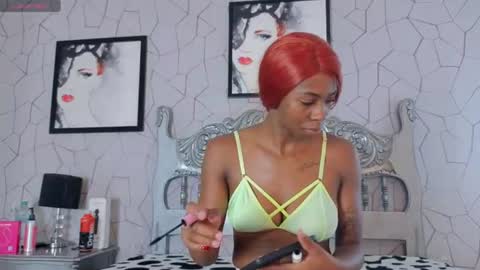 Snapshot of shanelle__ chatting on 06.11.26 S H A N E L L E online show from 06.11.26