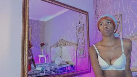 Snapshot of shanelle__ chatting on 07.14.26 S H A N E L L E online show from 07.14.26