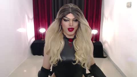 Snapshot of shanex01 chatting on 12.07.24 Shane X online show from 12.07.24