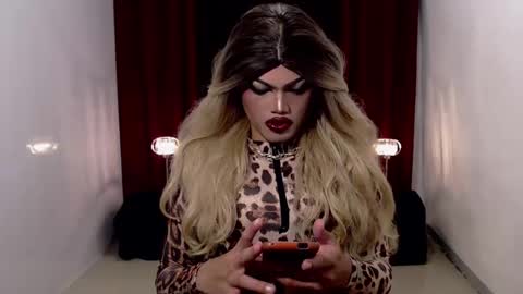 Snapshot of shanex01 chatting on 12.12.24 Shane X online show from 12.12.24