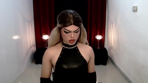 Snapshot of shanex01 chatting on 12.20.24 Shane X online show from 12.20.24