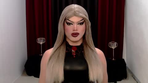 Snapshot of shanex01 chatting on 01.10.25 Shane X online show from 01.10.25