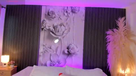 Snapshot of shaniadaniels chatting on 04.26.26 ShaniaDaniels online show from 04.26.26