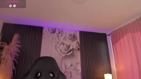 Snapshot of shaniadaniels chatting on 05.25.26 ShaniaDaniels online show from 05.25.26