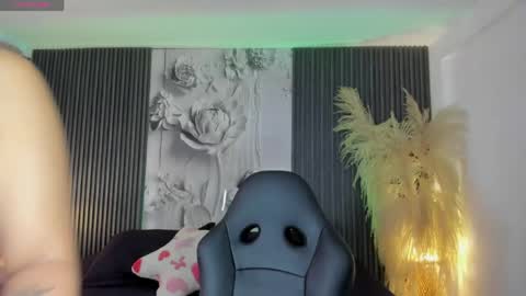Snapshot of shaniadaniels chatting on 05.31.26 ShaniaDaniels online show from 05.31.26