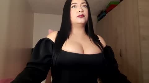 Snapshot of shanonn_diprima_ chatting on 02.08.25 Cami Ortiz independent model online show from 02.08.25