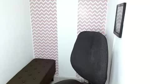 Snapshot of shantalcarson chatting on 04.08.26 Dayana online show from 04.08.26