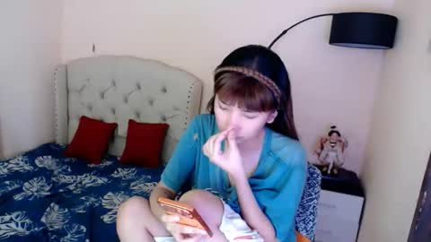 SHANTA FOX  s online show from 06.11.26