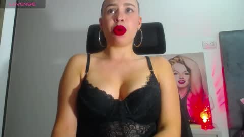 Snapshot of shantalhot69 chatting on 12.14.24 Shantal online show from 12.14.24