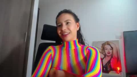 Snapshot of shantalhot69 chatting on 02.05.25 Shantal online show from 02.05.25