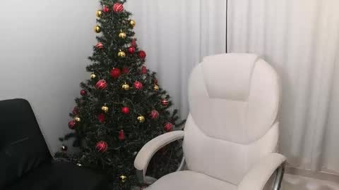 Snapshot of shantalxxx67 chatting on 12.23.24 shantal online show from 12.23.24