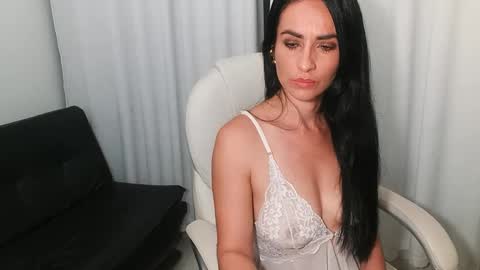 Snapshot of shantalxxx67 chatting on 01.29.25 shantal online show from 01.29.25