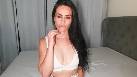 Snapshot of shantalxxx67 chatting on 03.03.25 shantal online show from 03.03.25