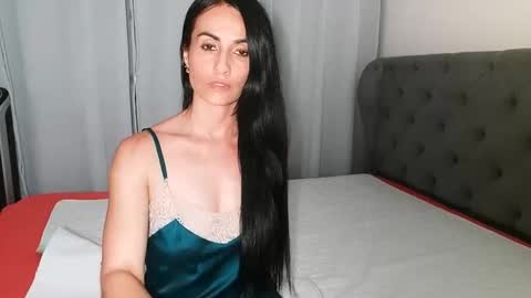 Snapshot of shantalxxx67 chatting on 03.12.25 shantal online show from 03.12.25