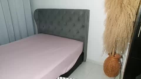 Snapshot of shantalxxx67 chatting on 09.14.25 shantal online show from 09.14.25