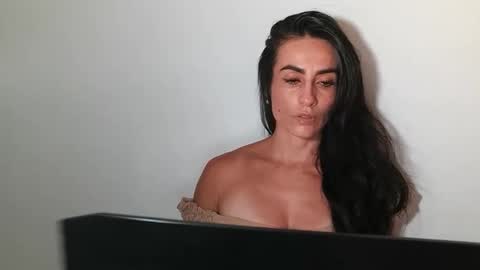 Snapshot of shantalxxx67 chatting on 02.16.26 shantal online show from 02.16.26