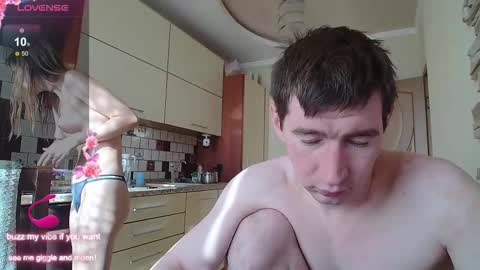 Snapshot of shantifamily chatting on 11.22.25 Mikki and Cadence online show from 11.22.25