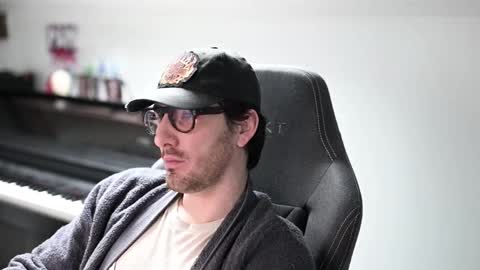 Snapshot of shape80 chatting on 03.13.26 frenchy boy online show from 03.13.26