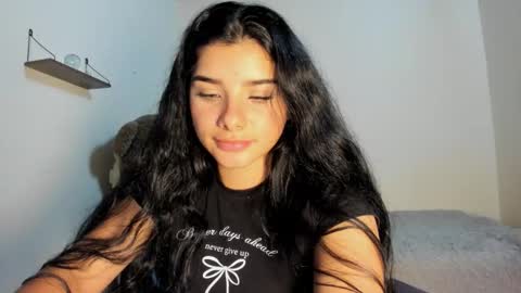 Snapshot of shara_jones chatting on 09.17.25 Sara online show from 09.17.25