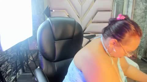 Snapshot of shara_oz chatting on 02.08.26 Shara Oz online show from 02.08.26