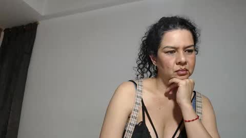 sharickleon11 online show from 11.12.25