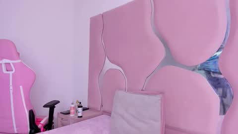 Snapshot of sharithasm chatting on 04.13.26 Sharith online show from 04.13.26