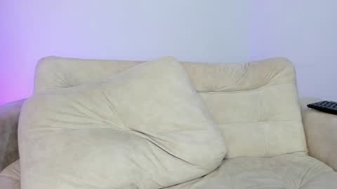 Hi fiends ---- I usually start online from Monday to Friday from 1000 am Saturdays and Sundays at 600 am Colombia time online show from 01.07.25