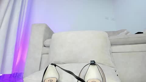 Hi fiends ---- I usually start online from Monday to Friday from 1000 am Saturdays and Sundays at 600 am Colombia time online show from 01.13.25