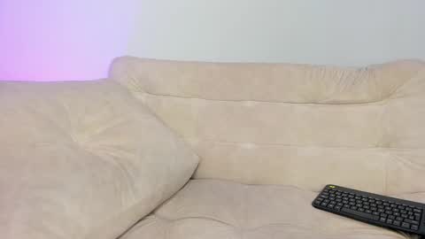 Hi fiends ---- I usually start online from Monday to Friday from 1000 am Saturdays and Sundays at 600 am Colombia time online show from 03.04.25