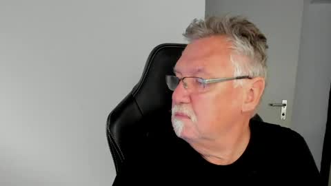 sharlots_pet online show from 04.20.26