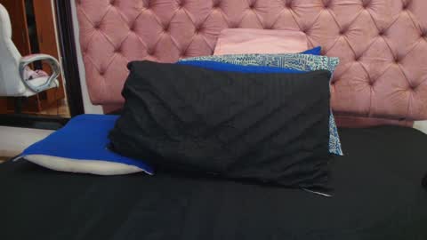 Sharlott online show from 01.21.25