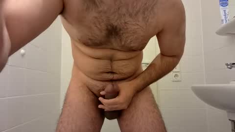 Snapshot of sharo_2000 chatting on 12.14.25 Sharo snp sch asef15 online show from 12.14.25