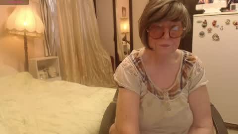 Snapshot of sharon_amore chatting on 05.01.26 Helena online show from 05.01.26