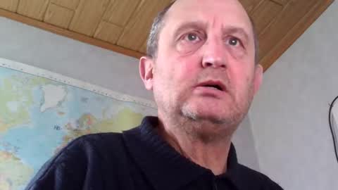 Snapshot of sharpshoder chatting on 12.06.24 Peter online show from 12.06.24