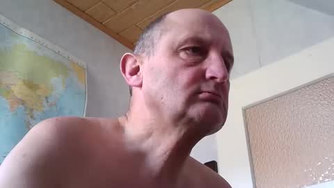 Snapshot of sharpshoder chatting on 02.22.25 Peter online show from 02.22.25