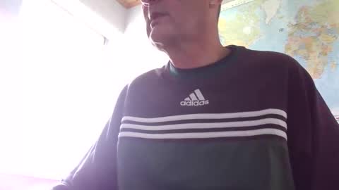 Snapshot of sharpshoder chatting on 09.15.25 Peter online show from 09.15.25