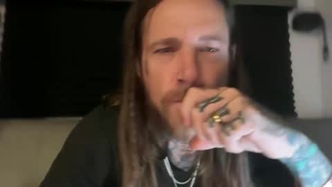 Snapshot of shastablueeyes chatting on 01.19.26 Shasta Rosewood online show from 01.19.26