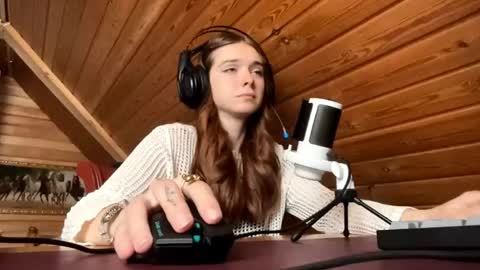 Snapshot of shavonflosi chatting on 05.22.26 Maria online show from 05.22.26