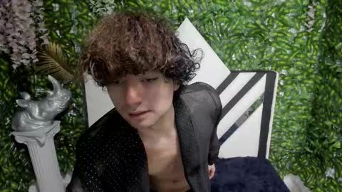 Snapshot of shaw_froste chatting on 01.09.26 SHAWN online show from 01.09.26