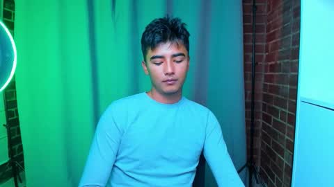 Snapshot of shawn__sanderson chatting on 12.15.25 Shawn online show from 12.15.25