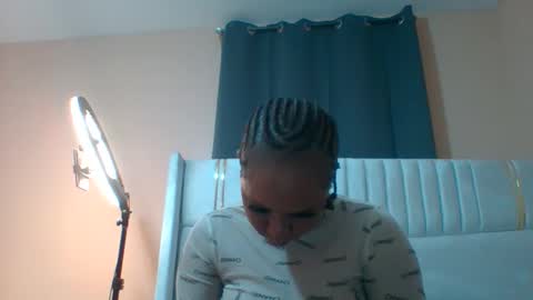 Snapshot of shay_diva chatting on 09.30.25 Shay diva online show from 09.30.25