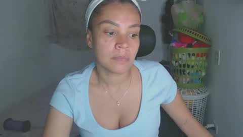Snapshot of shayna_cute chatting on 05.18.26 Shayna online show from 05.18.26