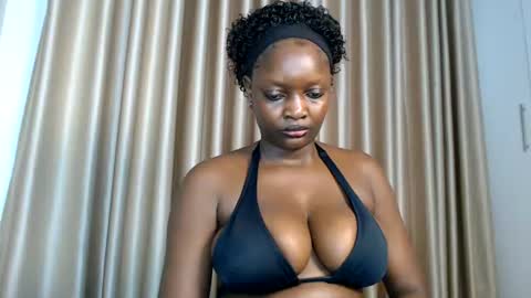 Snapshot of shayne_akinyi chatting on 06.17.26 Shayne online show from 06.17.26