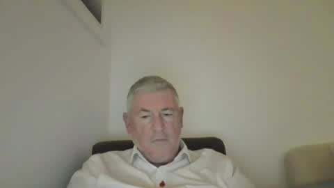 Snapshot of she52 chatting on 10.30.25 she52 online show from 10.30.25