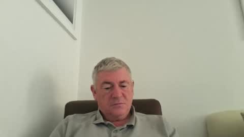 Snapshot of she52 chatting on 11.20.25 she52 online show from 11.20.25