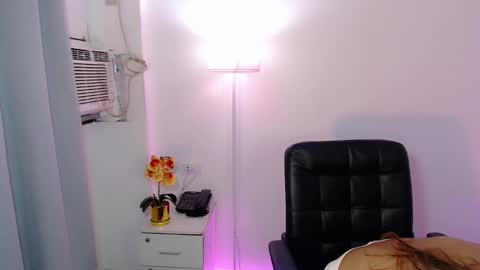 Snapshot of shealana69 chatting on 02.09.25 MY IG Shealana69 online show from 02.09.25