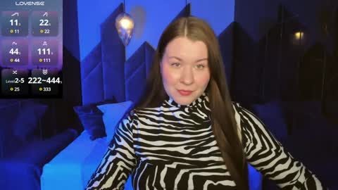 Snapshot of shedar_pretty chatting on 02.07.25 Shedar online show from 02.07.25