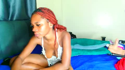 shee13 online show from 10.15.25