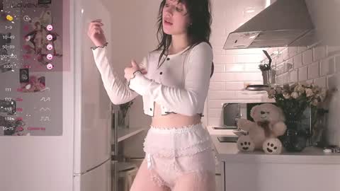 Snapshot of sheeny_shy chatting on 12.13.24 Chiara online show from 12.13.24